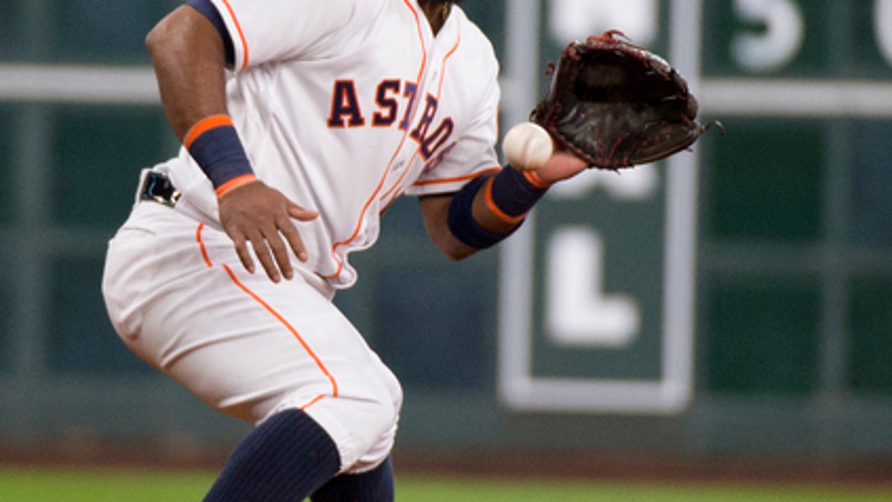 Luis Valbuena finalizes $15 million, 2-year deal with Angels
